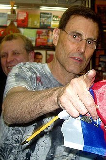 Uri Geller Israeli mentalist magician